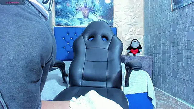 Snapshot of ElanGiraldo chatting on May 2026 11:54:02 PM ElanGiraldo online show from May 2026 11:54:02 PM