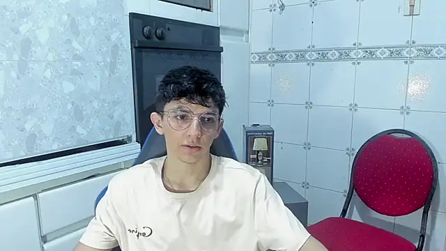 ElanGiraldo online show from June 2026 10:51:02 PM