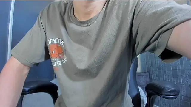 ElanGiraldo online show from June 2026 10:01:01 PM