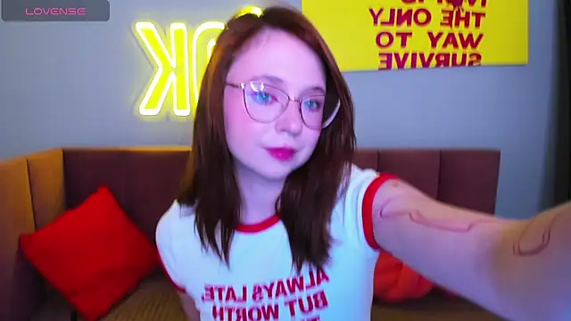 Erica Nelson online show from November 2025 01:19:02 AM