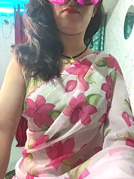 Snapshot of Red_Queen_11 chatting on December 2025 07:29:02 PM Red Queen 11 online show from December 2025 07:29:02 PM