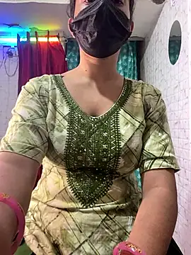 Snapshot of Red_Queen_11 chatting on January 2026 05:04:02 PM Red Queen 11 online show from January 2026 05:04:02 PM