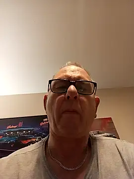 Snapshot of andy-1961 chatting on November 2025 11:26:02 PM andy-1961 online show from November 2025 11:26:02 PM