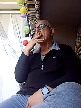 Snapshot of andy-1961 chatting on November 2025 01:44:02 PM andy-1961 online show from November 2025 01:44:02 PM