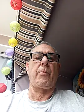 Snapshot of andy-1961 chatting on November 2025 09:21:01 AM andy-1961 online show from November 2025 09:21:01 AM