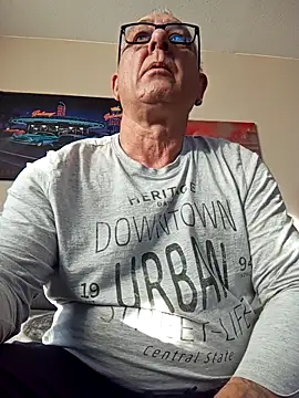 Snapshot of andy-1961 chatting on December 2025 09:57:02 AM andy-1961 online show from December 2025 09:57:02 AM