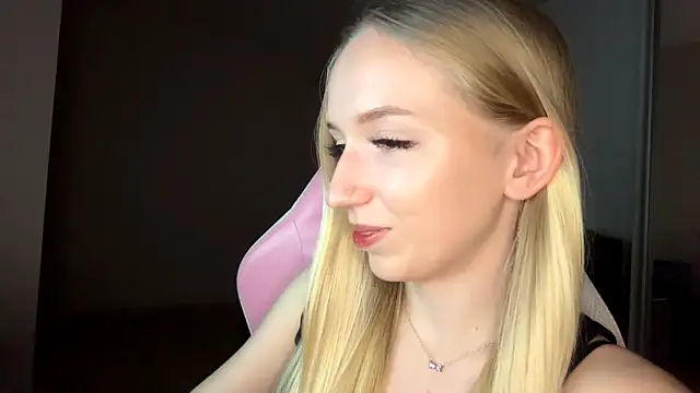 LaceDream online show from November 2025 04:09:02 PM