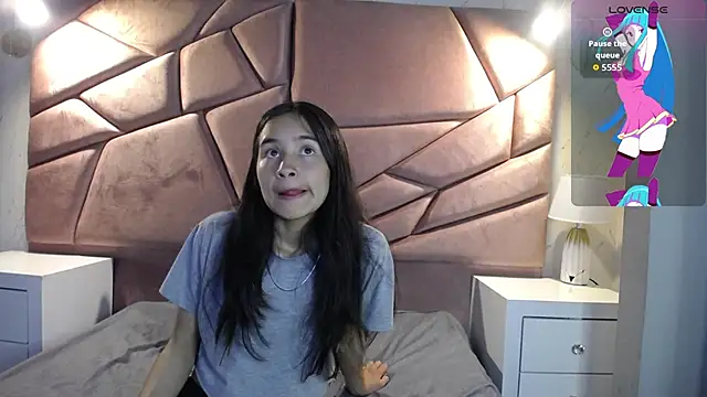 bunnywhite21 online show from November 2025 04:51:02 PM