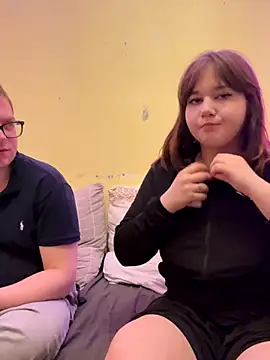 Snapshot of TheOnlyBliss chatting on November 2025 09:28:01 PM TheOnlyBliss online show from November 2025 09:28:01 PM