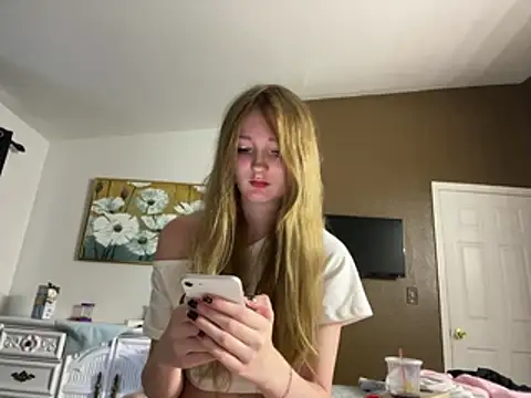 Kayluvs88 online show from August 2026 11:14:01 PM