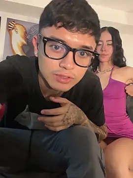 Snapshot of SAMANTHA_AND_PETER chatting on December 2025 05:56:02 AM SAMANTHA AND PETER online show from December 2025 05:56:02 AM