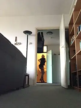 Snapshot of simone_xdressing chatting on January 2025 09:59:02 AM simone xdressing online show from January 2025 09:59:02 AM