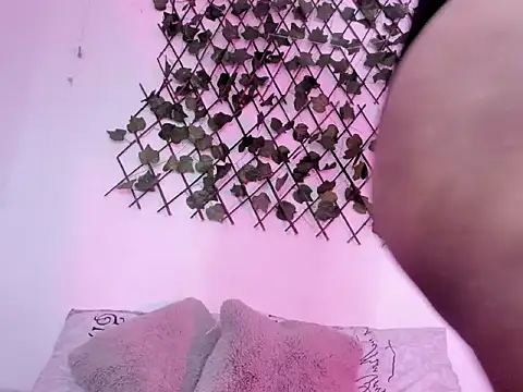 Snapshot of hot_sexy_lia chatting on November 2025 09:36:02 PM hot sexy lia online show from November 2025 09:36:02 PM