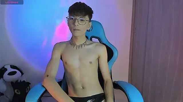 RYO BLEU  online show from February 2026 03:22:01 AM