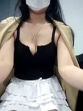   Anna    online show from November 2025 05:24:02 PM