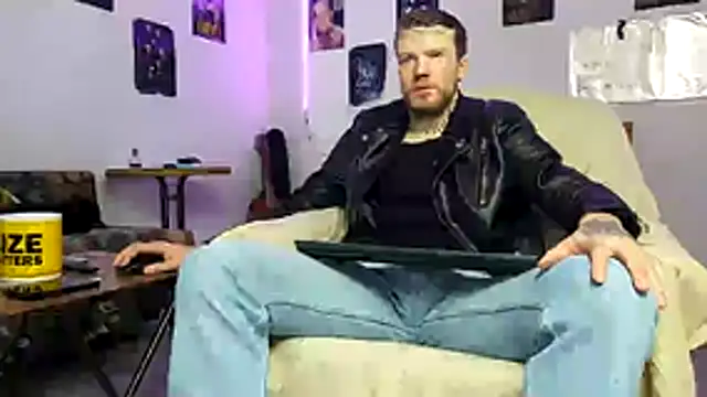 Huntall77 online show from February 2026 05:17:01 AM