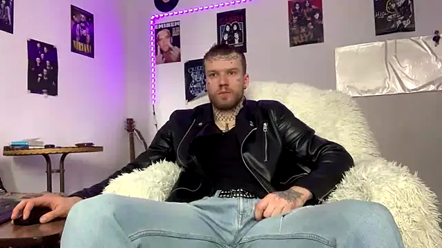 Huntall77 online show from March 2026 06:17:01 AM