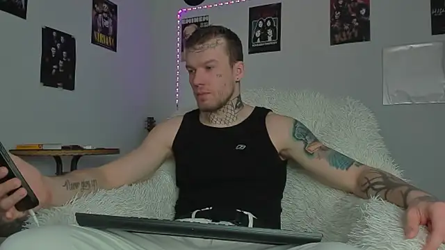 Huntall77 online show from March 2026 04:48:01 AM