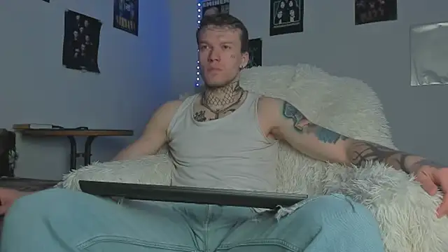 Huntall77 online show from April 2026 01:23:02 AM