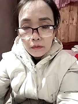 Feeling-hot online show from November 2025 06:41:02 PM