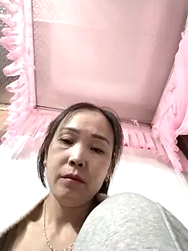 Feeling-hot online show from November 2025 08:05:01 AM