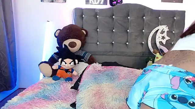 Snapshot of lunabritton1 chatting on February 2026 04:11:01 AM lunabritton1 online show from February 2026 04:11:01 AM