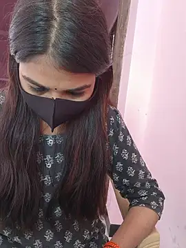 Iamyourdarling online show from November 2025 07:07:01 AM