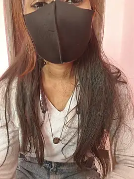 Iamyourdarling online show from November 2025 07:14:02 AM