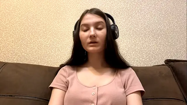 AurorAurora online show from December 2025 09:17:01 AM