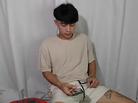 Snapshot of Mr_dave05 chatting on November 2025 12:49:02 PM Mr dave05 online show from November 2025 12:49:02 PM