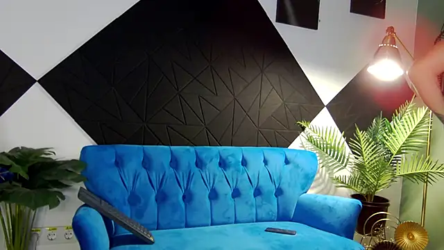 EvvaLovvia online show from November 2025 04:11:01 AM