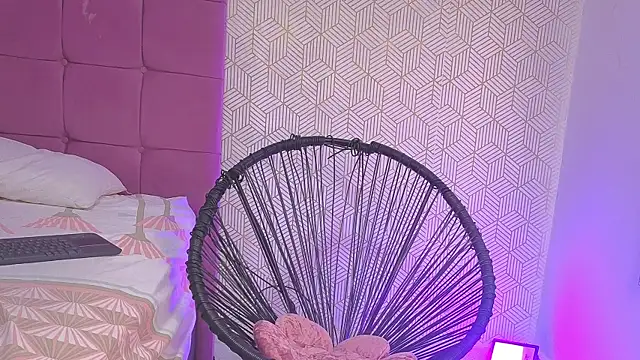 Kylie strong online show from November 2025 12:05:02 PM