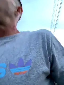 Lucasjandre online show from December 2025 09:44:01 PM