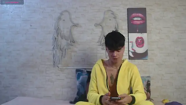 axel milo kairo and noa online show from February 2026 03:11:01 PM