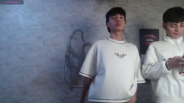 axel milo kairo and noa online show from February 2026 06:24:02 PM