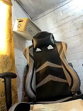 jessi bentz  online show from November 2025 06:26:01 PM