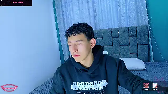 FelipeGonzalezz online show from January 2026 12:44:02 PM