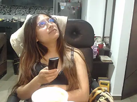 amatista katzenn online show from February 2026 03:33:01 AM