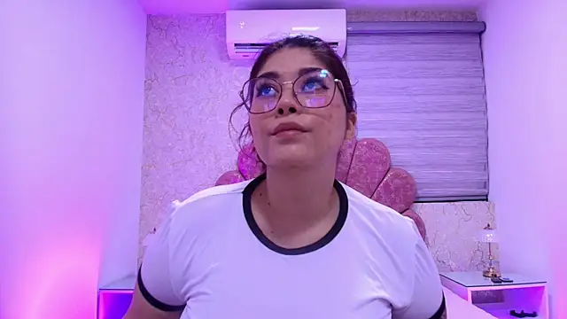 mia fontana  online show from December 2025 11:52:01 AM