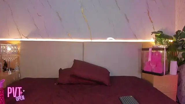 april grey11 online show from February 2026 08:03:02 PM