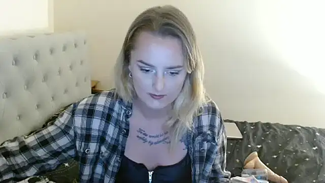 Snapshot of Tatted_emi chatting on February 2026 09:46:02 PM Tatted emi online show from February 2026 09:46:02 PM