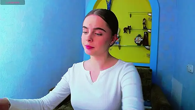 AlicaLOVEalisa777 online show from April 2026 05:04:02 PM