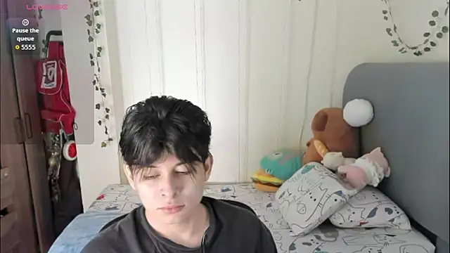 Felix kitty online show from February 2026 06:58:02 PM