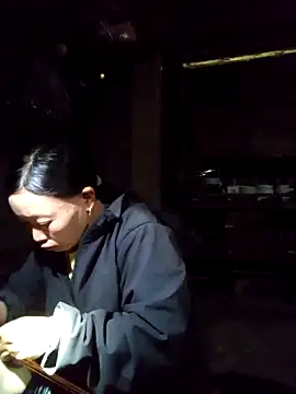 girl-hot2x online show from November 2025 12:53:01 AM