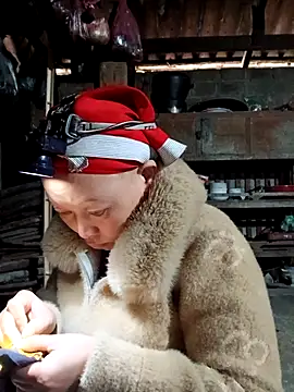 girl-hot2x online show from February 2026 08:51:01 AM