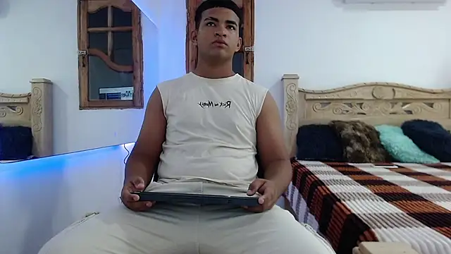 mathews    online show from November 2025 02:22:01 AM