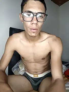 Snapshot of yesua28 chatting on November 2025 04:56:01 AM yesua28 online show from November 2025 04:56:01 AM