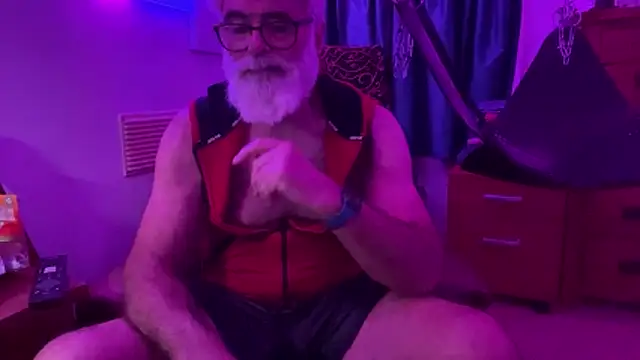 LeatherSdaddy online show from June 2026 08:43:01 PM
