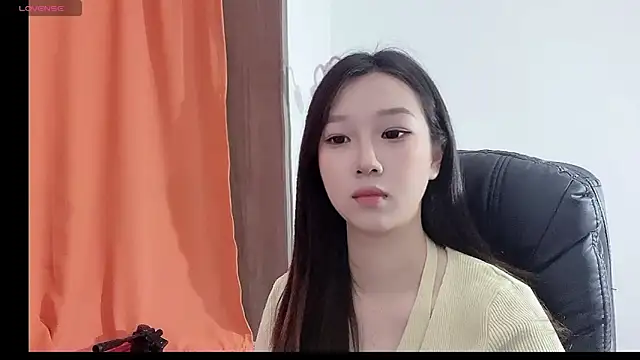 Snapshot of Minnie-baby chatting on November 2025 07:29:01 AM Minnie-baby online show from November 2025 07:29:01 AM