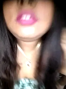 Magla2575 online show from April 2026 05:29:01 PM